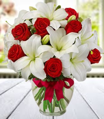 Oriental Lily and Rose Flower Bouquet with Free Vase and Ribbon