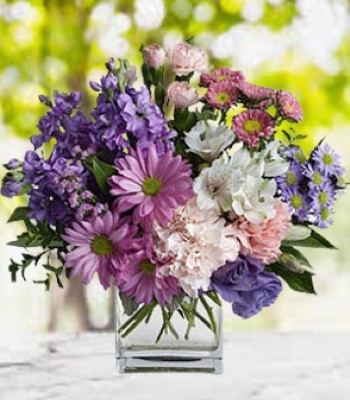 Mix Flowers in Clear Glass Cube