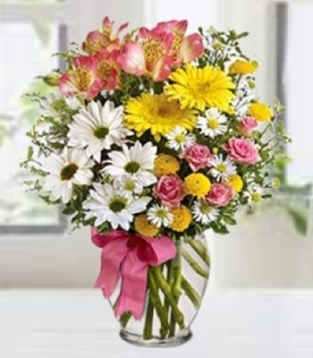 Peruvian Lily Bouquet With Daisy And Mini Carnations