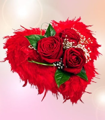 Hear Shaped Red Rose Bouquet - 3 Roses