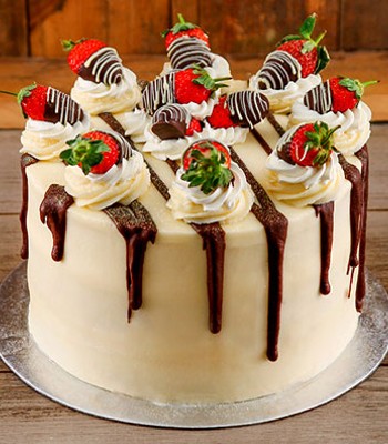 Strawberry Cream Cake - 91.68oz/ 2.5kg