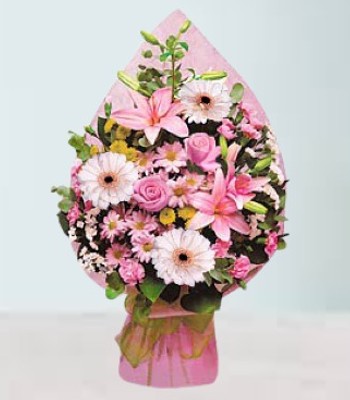 Rose Flower Bouquet - 6 Long Stem Red Roses With Free Chocolates