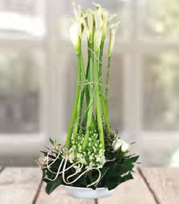 White Calla Lily Bouquet With Mix Seasonal Flowers