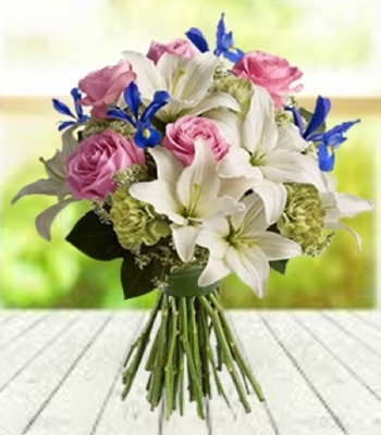 Rose Flower Bouquet - 15 Pink And White Roses Hand-Tied