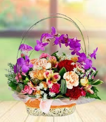 Queens Tiara - Majestic Orchids Alstromerai and Carnations