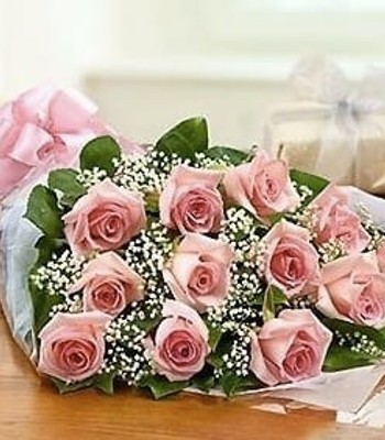 One Dozen Pink Roses Bouquet