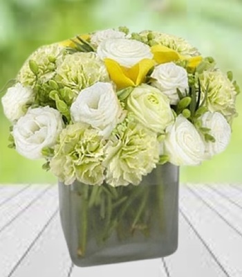 Mix Flower Bouquet - Rose, Green Carnation With Yellow Calla Lilies
