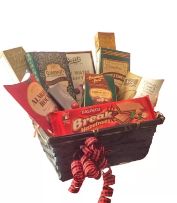 Country Christmas Gift Basket 4
