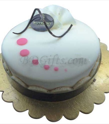 White Chocolate Cake Half Kg
