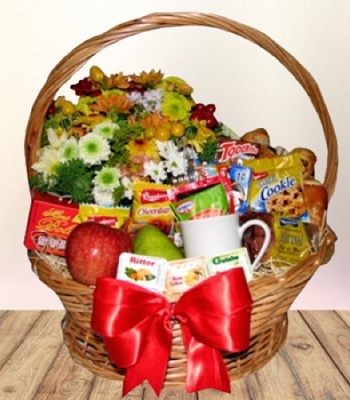 Breakfast Gift Basket with Flowers