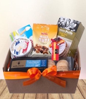 Cheese and Crackers Gift Basket