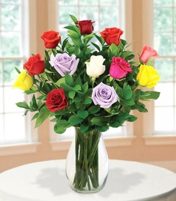 12 Mix Roses in Clear Glass Vase - Assorted Roses