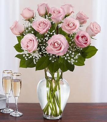 12 Pink Roses in Glass Vase
