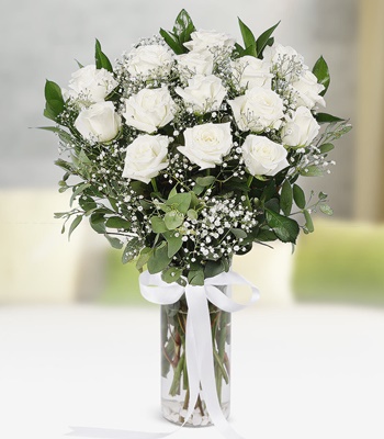 Eternal Symbol - 15 White Roses in Glass Vase