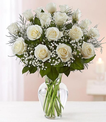 Ultimate Elegance - 18 White Roses  in Glass Vase