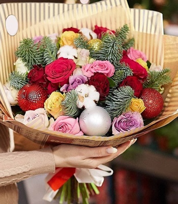 Christmas Miracle Arrangement - One Dozen Assorted Roses