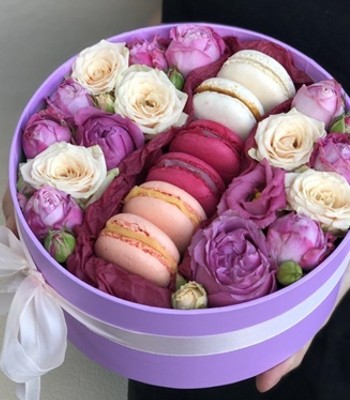 Deluxe Blooms Gift Box