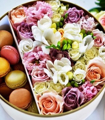 Deluxe Box of Flowers & Macarons