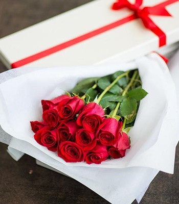 Dozen Red Rose in White Box