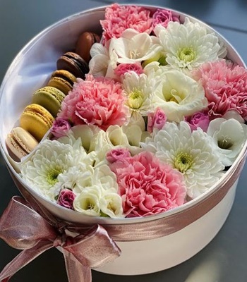 Fancy Flower Macaron Box