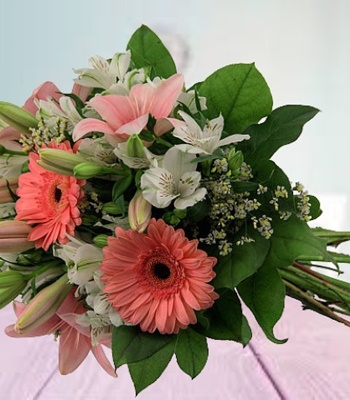 Sweet Memories - Fragrant Lilies with Gerbera & Alstroemeria