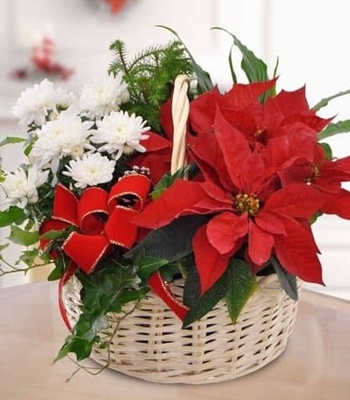 Traditional Christmas Basket