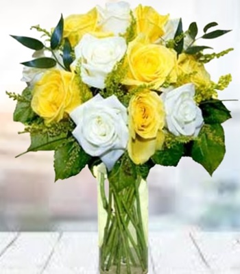 Rose Flower Bouquet - 12 Yellow and White Roses With Free Vase