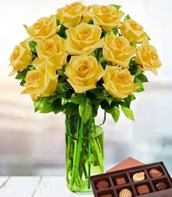 Yellow Rose Bouquet - 12 Yellow Roses With Chocolates & Free Vase