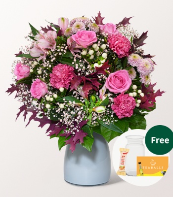 Romantic Pink & White Autumn Bouquet with Roses & Santini