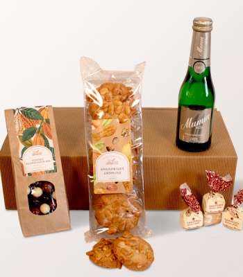 Sparkling Moments Gift Box - Mumm Secco, Crispy Balls & Tartufo Chocolates