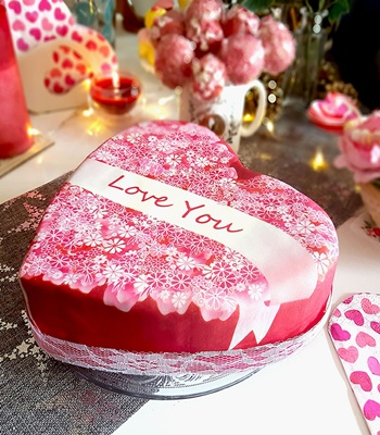Valentine's Day Heart Shaped Love You Message Cake