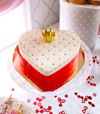 Valentine's Day Cake - Red Heart Shape Deluxe