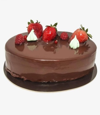 Chocolate And Strawberries Cake