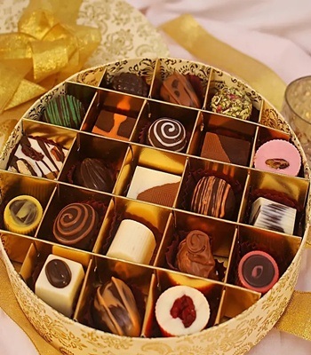 Assorted Chocolate Box - 21 Pcs 295 gms