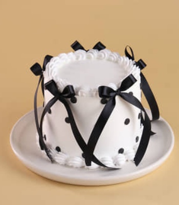 Black N White Ribbon Cake