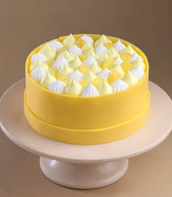 Creamy Pineapple Crown Cake