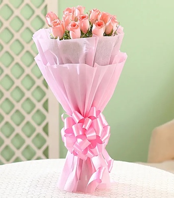 12 Pink Roses