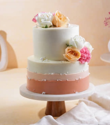 Petals N Pearls Ombre Cake