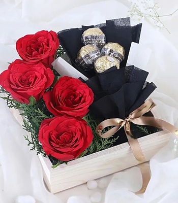 Valentine's Day Rose & Chocolate Box