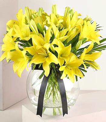 Yellow Color Asiatic Lily Arrangement in Fishbowl Vase - 10 Stems