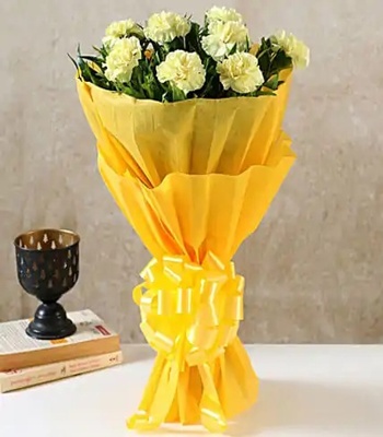 Yellow Carnations - 12+3 Stems Free