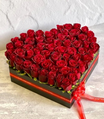 Heart Shape Red Rose Arrangement