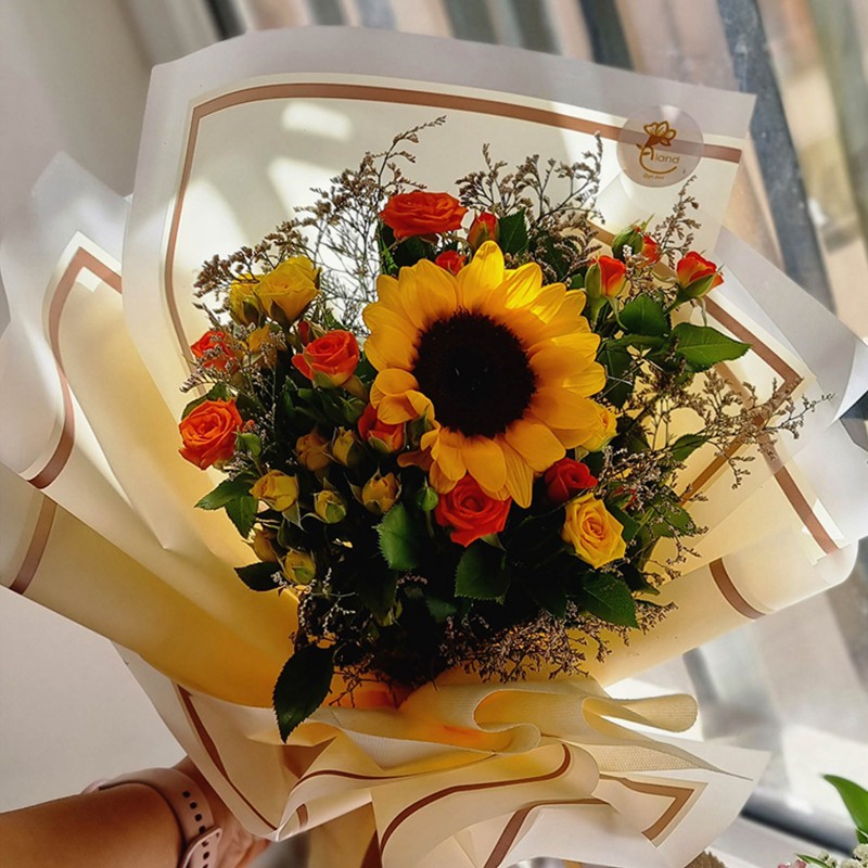 Mix flowers arrangement