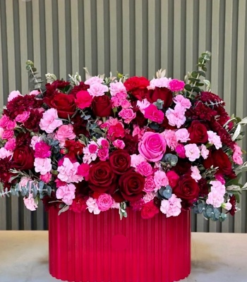 Roses And Mix Flowers In Box