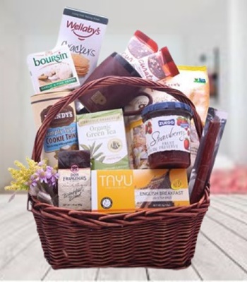 Thoughtful Treats Gift Basket