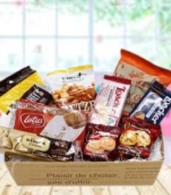 Sumptuous Sweets Box Medium