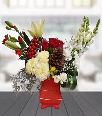 Christmas Holiday Spirit Flower Arrangement