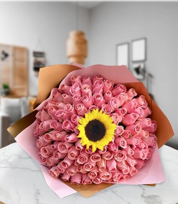 Majestic Pink Roses & Sunflower Bouquet