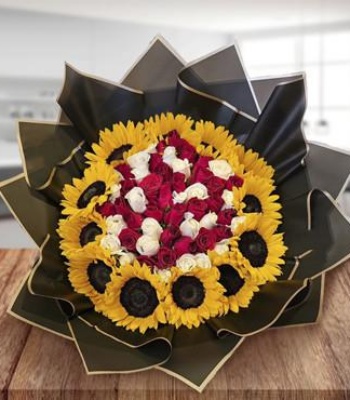 Romantic Roses & Sunflowers Arrangement