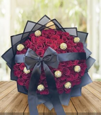 Valentine's Day Bouquet of 100 Roses